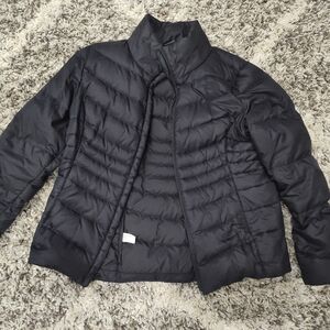 Women's The North Face
Black Puffer
Jacket (Large)